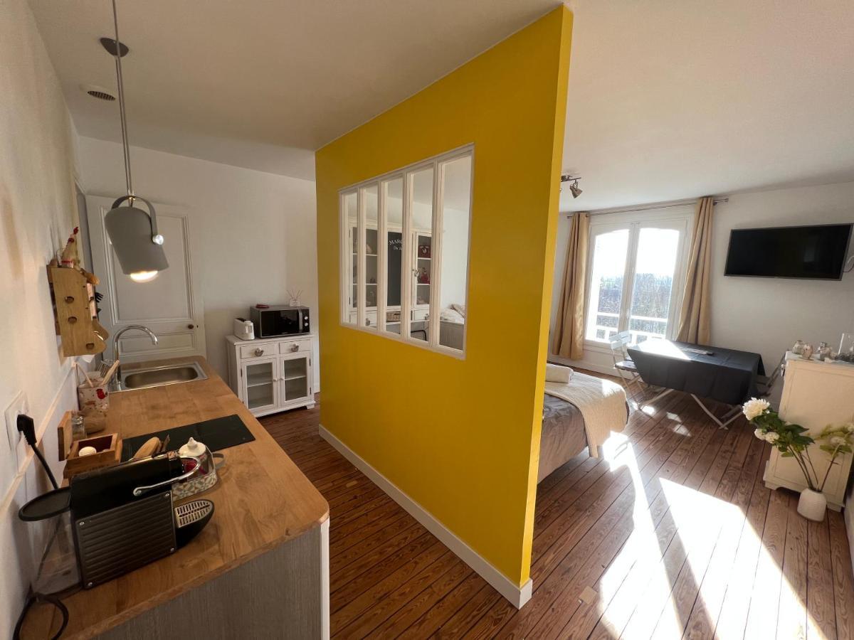 Le Manoir Des Lys Apartment Tilly-sur-Seulles Ngoại thất bức ảnh
